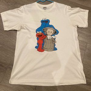 Kaws Uniqlo Sesame Street Companion Trash Can Elmo Cookie Monster T-Shirt Large